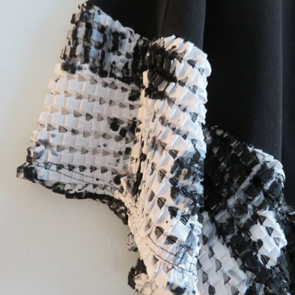 JOSEPH RIBKOFF Asymmetric Hem Waffle Trim Black Oversized Tunic Top - Size 12 - Picture 4 of 13